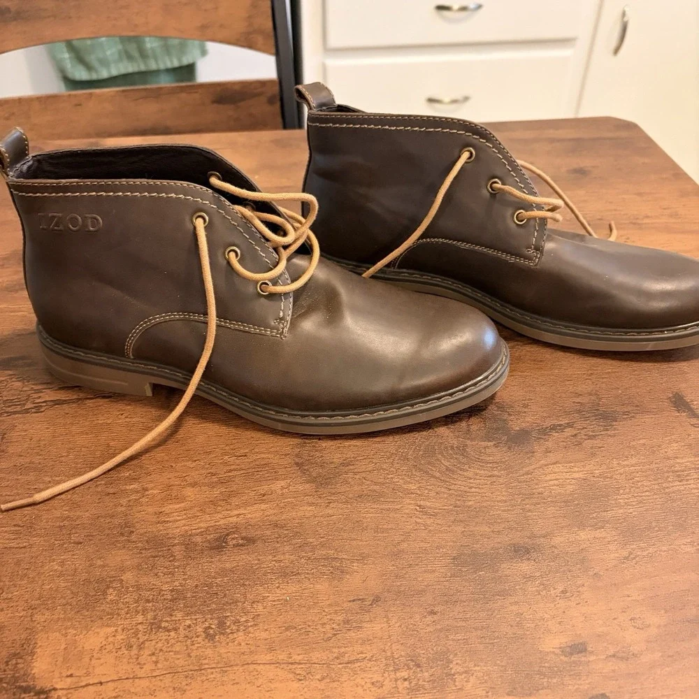 IZOD Mens Chukka Boots Size 8M Brown Lace Up Ankle Desert Boots M1703
